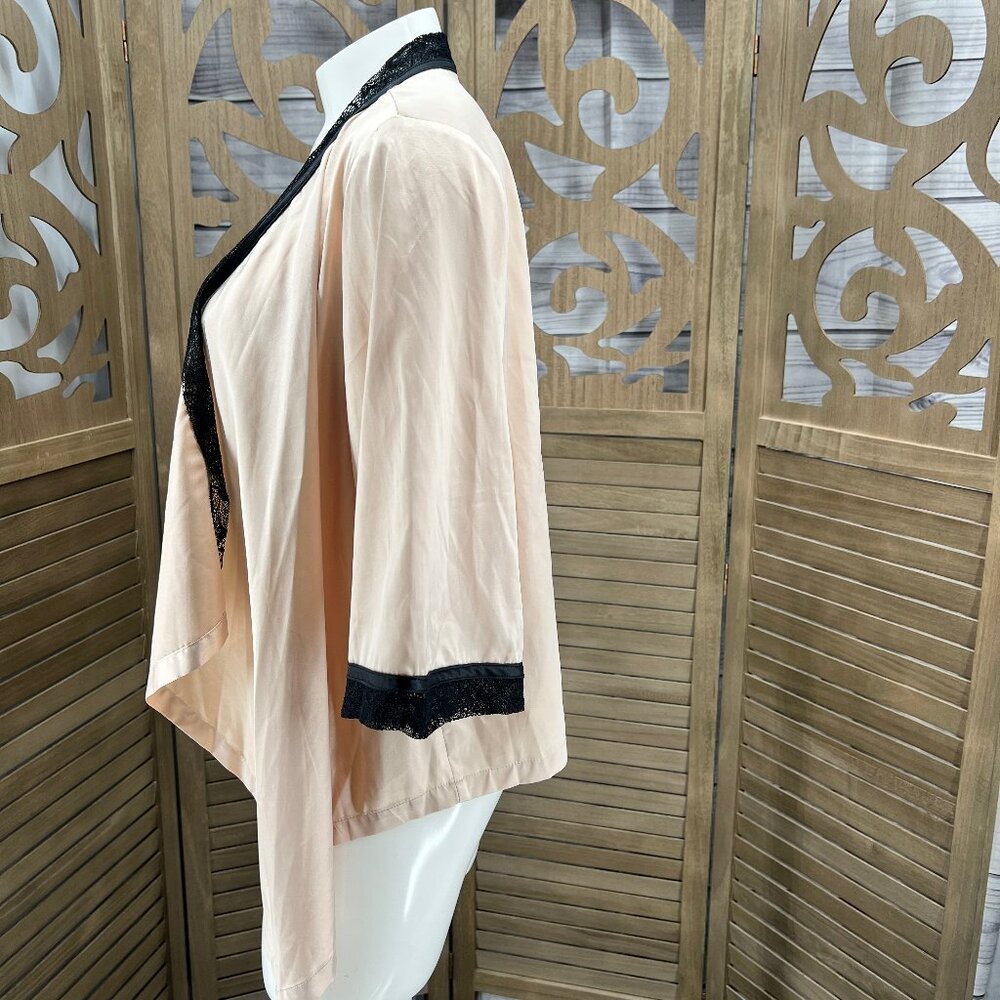 Cosmopolitan Robe - Picture 2 of 5